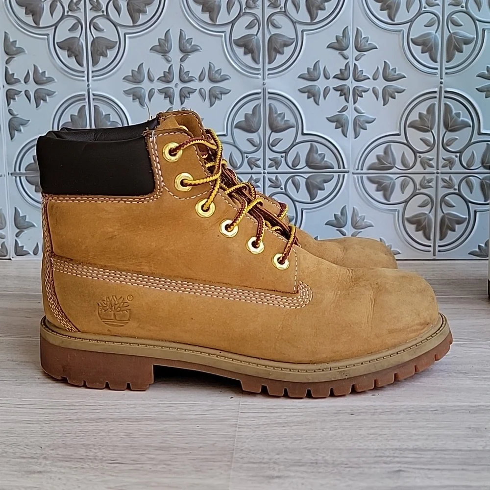 Timberland Youth Premium 6 in. Primaloft Waterproof Nubuck Boot Wheat Sz 2.5